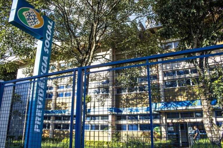 Servidores receberão pagamentos extras por processos analisados Fonte: Agência Câmara de Notícias